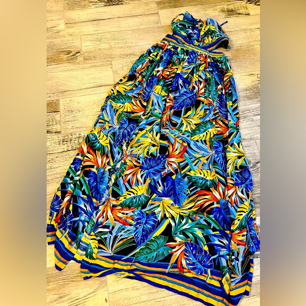 Beautiful NWT Vacation Ready Sundress.